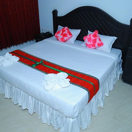 Hotel Aarya Bhavan Residency Malappuram Exterior foto
