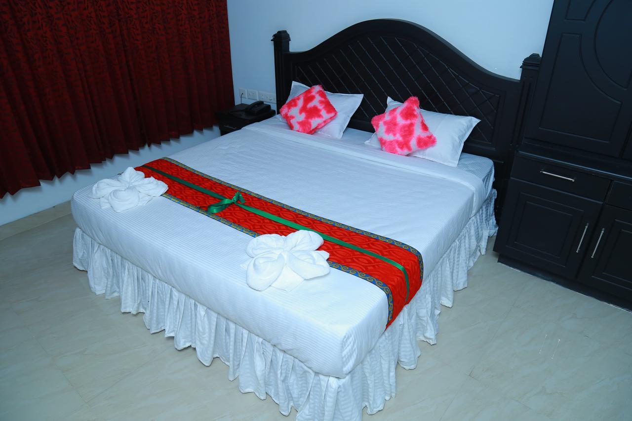 Hotel Aarya Bhavan Residency Malappuram Exterior foto