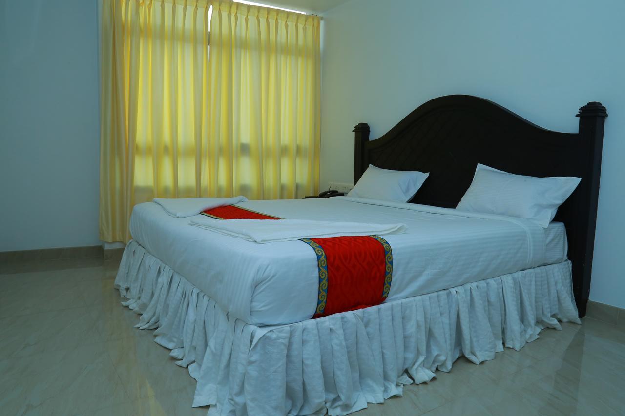 Hotel Aarya Bhavan Residency Malappuram Exterior foto