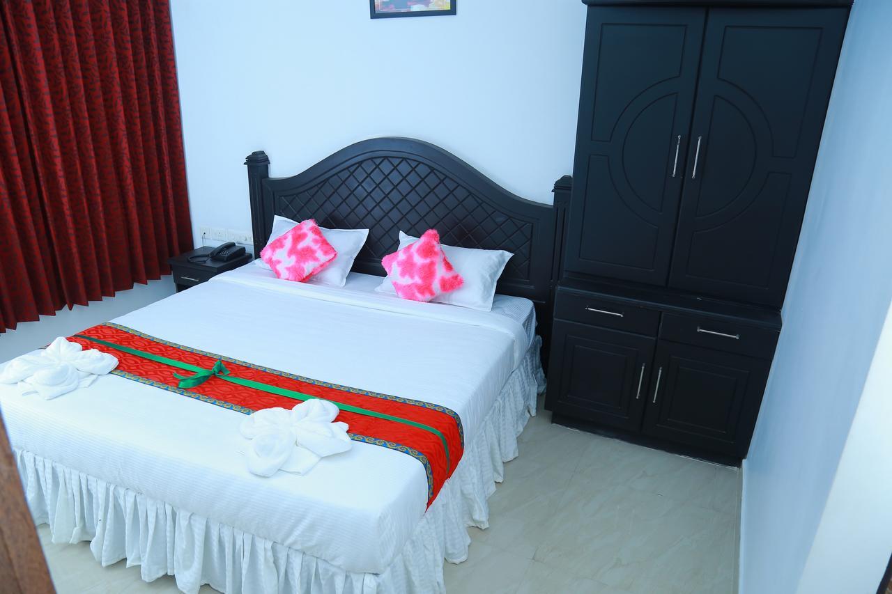 Hotel Aarya Bhavan Residency Malappuram Exterior foto