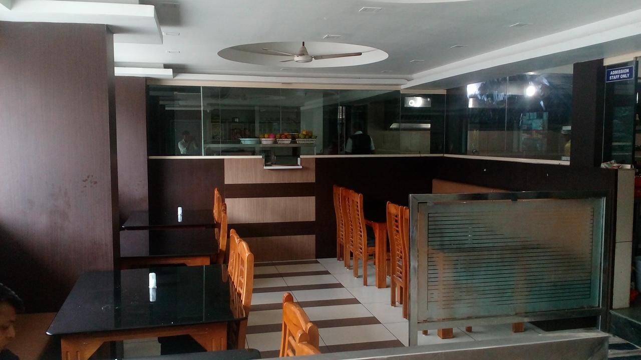 Hotel Aarya Bhavan Residency Malappuram Exterior foto